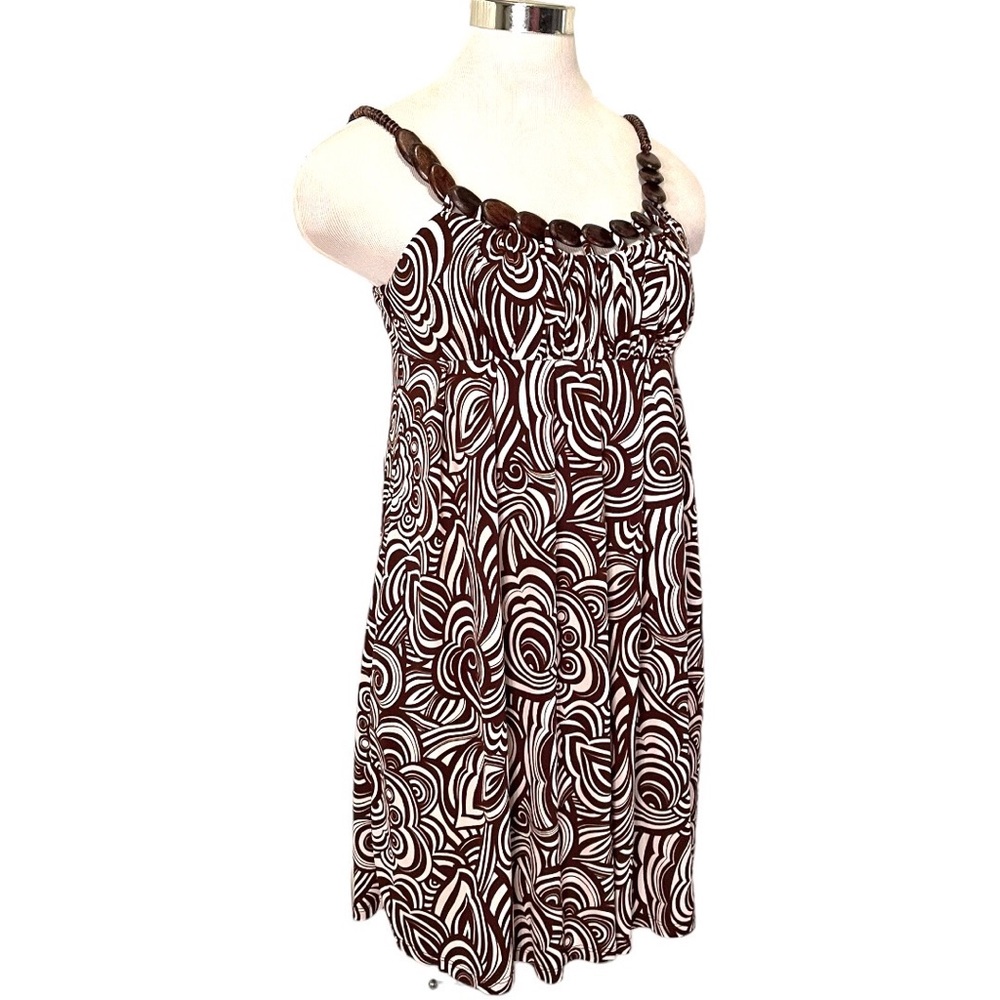 Sleeveless Abstract Parint Dress Wood Beads Neckline